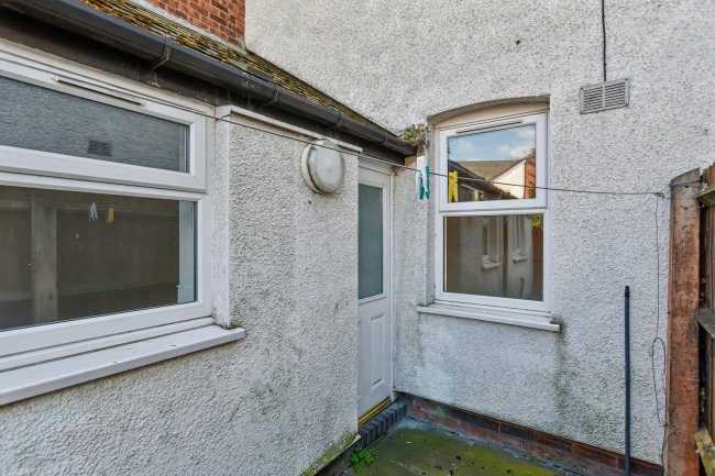 74 Hollyhedge Lane, Walsall, WS2 8PZ 1