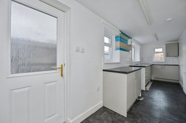 74 Hollyhedge Lane, Walsall, WS2 8PZ 1