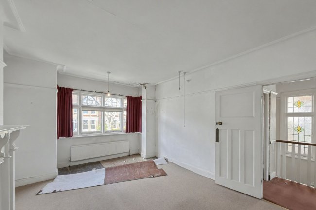 38 Redston Road, Crouch End, London, N8 7HJ 6