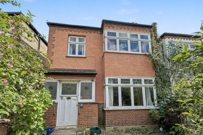 38 Redston Road, Crouch End, London, N8 7HJ 6
