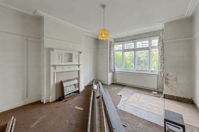 38 Redston Road, Crouch End, London, N8 7HJ 6