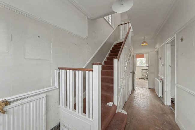 38 Redston Road, Crouch End, London, N8 7HJ 6