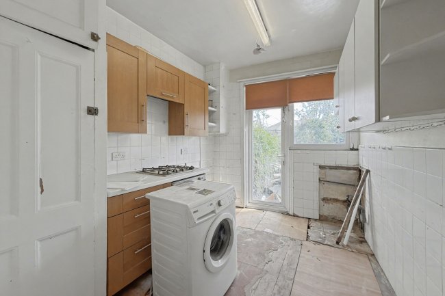 38 Redston Road, Crouch End, London, N8 7HJ 6