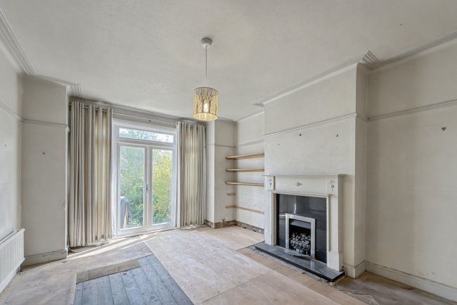 38 Redston Road, Crouch End, London, N8 7HJ 6