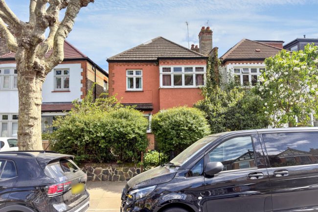 38 Redston Road, Crouch End, London, N8 7HJ 6