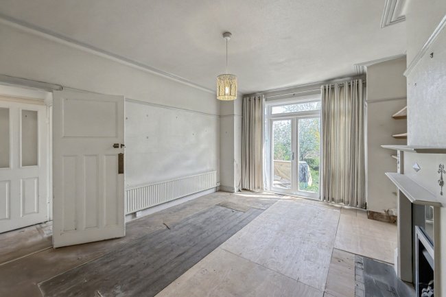 38 Redston Road, Crouch End, London, N8 7HJ 6