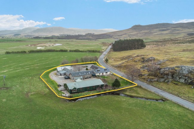Highland Steading, 
with Cafe and Holiday Accommodation, Laggan Bridge, By Newtonmore, PH20 1BT 9