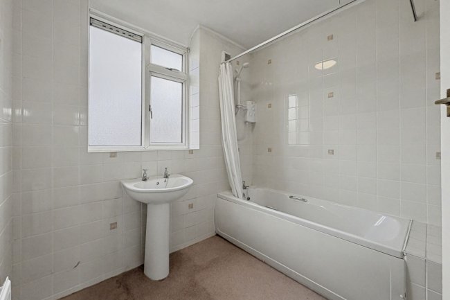 132 Kings Road, Old Trafford, Stretford, Manchester M16 9NZ 8