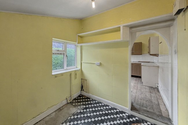 132 Kings Road, Old Trafford, Stretford, Manchester M16 9NZ 8