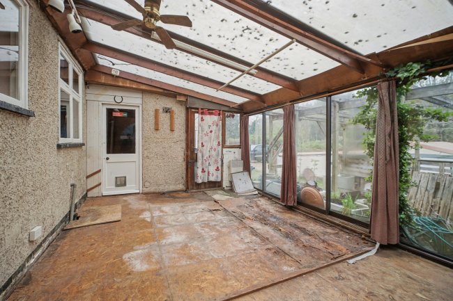 9 Combe View , Woodside Road, Chiddingfold, Surrey, GU8 4RB 4