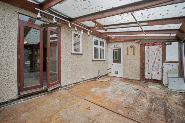 9 Combe View , Woodside Road, Chiddingfold, Surrey, GU8 4RB 4