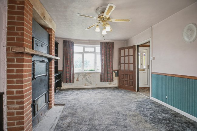 9 Combe View , Woodside Road, Chiddingfold, Surrey, GU8 4RB 4