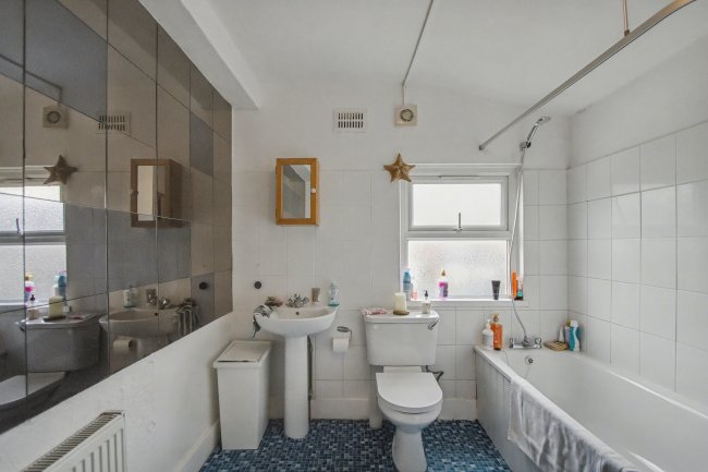 50 Shakespeare Road, Walthamstow, London E17 6AS 9