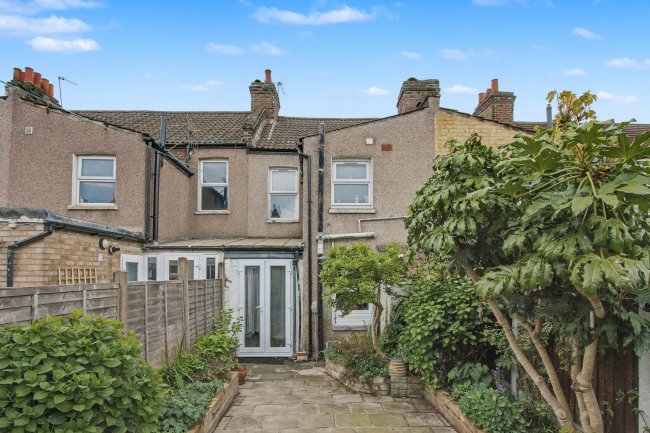 50 Shakespeare Road, Walthamstow, London E17 6AS 9