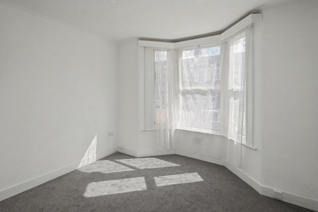 81 & 81A Sheringham Avenue, Manor Park, London E12 5PF 5