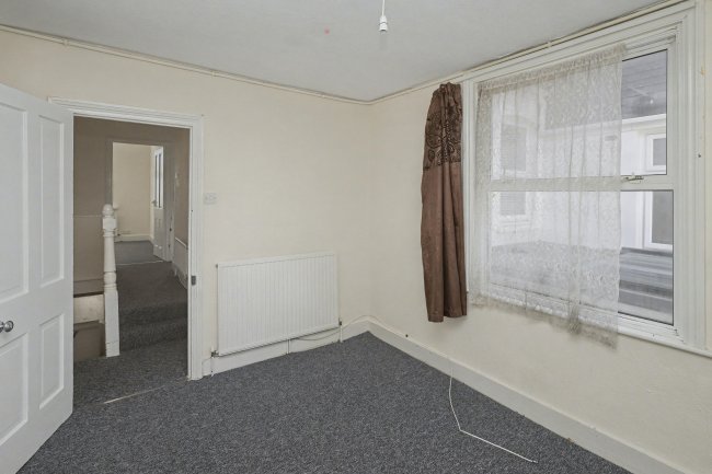 81 & 81A Sheringham Avenue, Manor Park, London E12 5PF 5