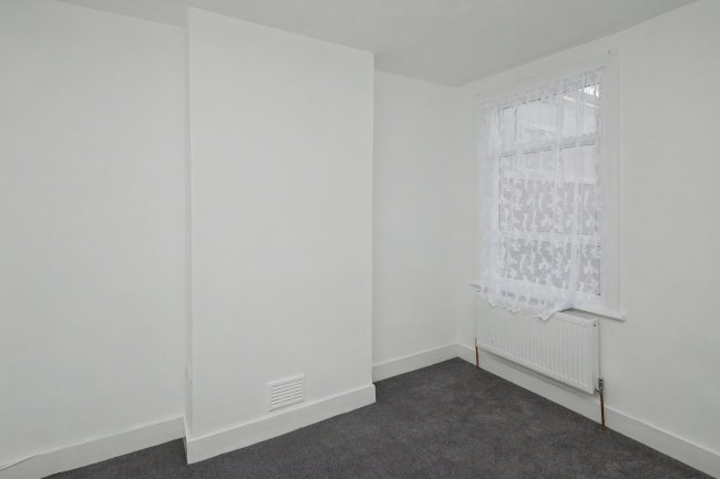 81 & 81A Sheringham Avenue, Manor Park, London E12 5PF 5