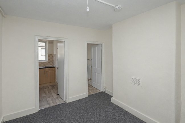 81 & 81A Sheringham Avenue, Manor Park, London E12 5PF 5