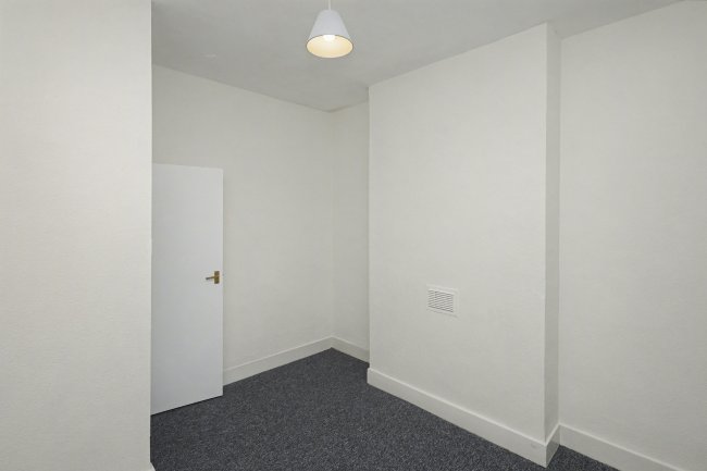 81 & 81A Sheringham Avenue, Manor Park, London E12 5PF 5