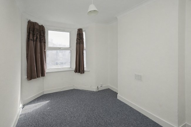 81 & 81A Sheringham Avenue, Manor Park, London E12 5PF 5