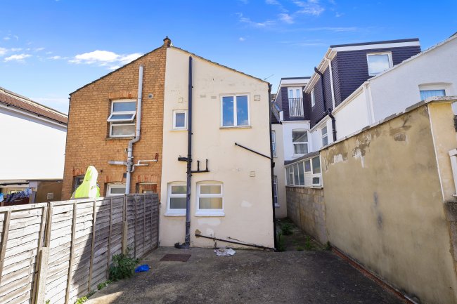 81 & 81A Sheringham Avenue, Manor Park, London E12 5PF 5