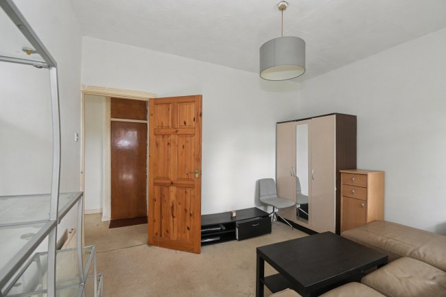 Flat 23 Gainsborough Court, Nether Street, London N12 8AE 7
