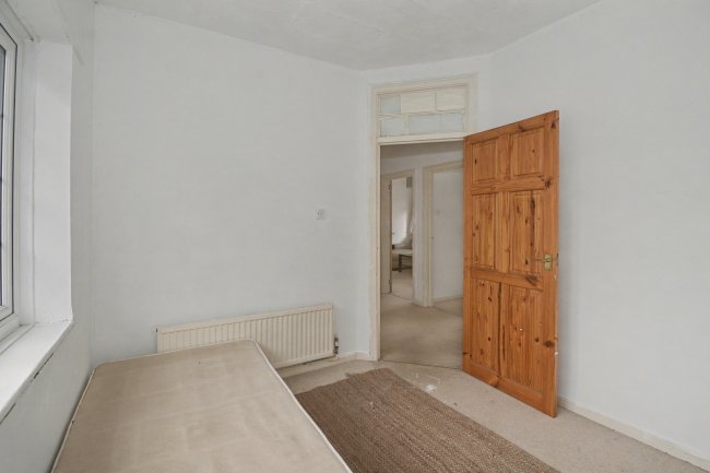 Flat 23 Gainsborough Court, Nether Street, London N12 8AE 7