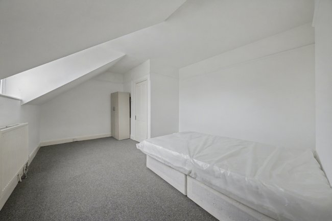 990 Uxbridge Road, Hayes, Greater London, UB4 0RL 9