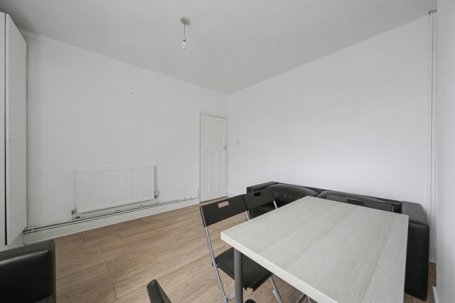 990 Uxbridge Road, Hayes, Greater London, UB4 0RL 9