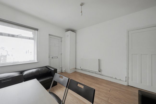 990 Uxbridge Road, Hayes, Greater London, UB4 0RL 9