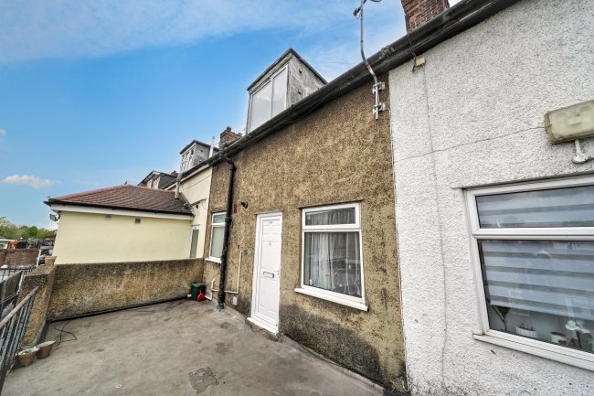 990 Uxbridge Road, Hayes, Greater London, UB4 0RL 9