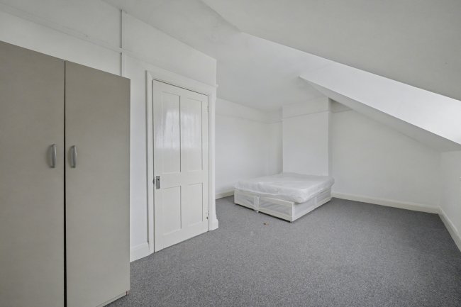 990 Uxbridge Road, Hayes, Greater London, UB4 0RL 9