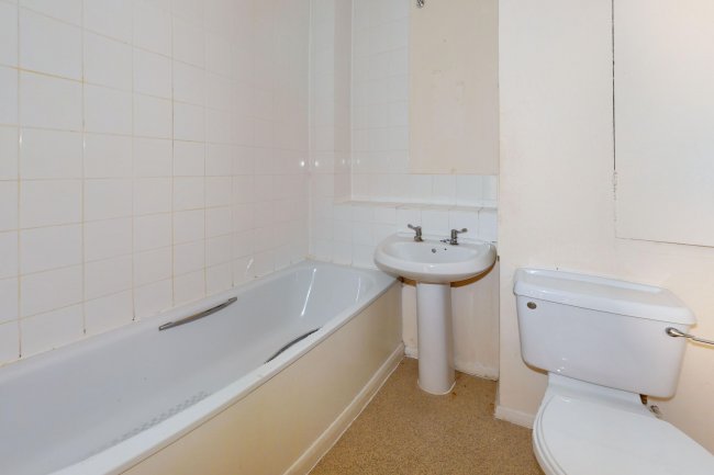 Flat E, 35 Belgrave Gardens, St Johns Wood, London, NW8 0RE 10