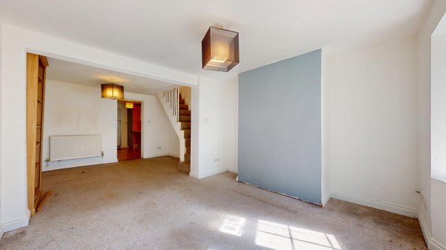 24 Tilmore Road, Petersfield, Hampshire, GU32 2HH 6