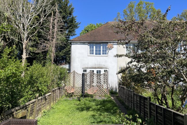 24 Tilmore Road, Petersfield, Hampshire, GU32 2HH 6