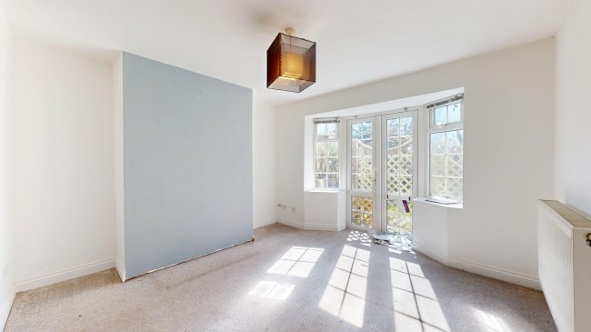 24 Tilmore Road, Petersfield, Hampshire, GU32 2HH 6