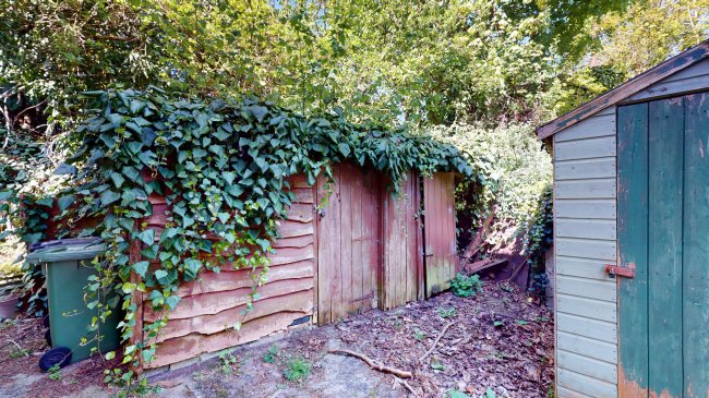 24 Tilmore Road, Petersfield, Hampshire, GU32 2HH 6