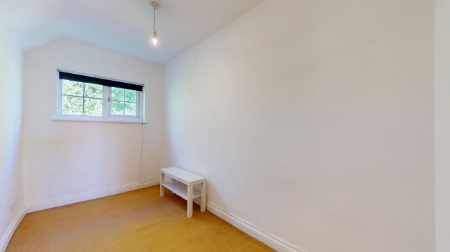 24 Tilmore Road, Petersfield, Hampshire, GU32 2HH 6