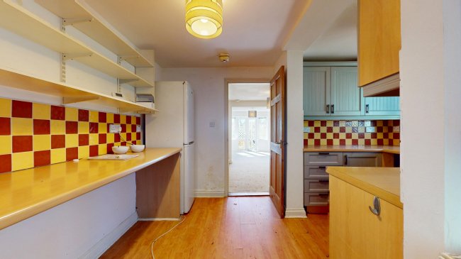 24 Tilmore Road, Petersfield, Hampshire, GU32 2HH 6