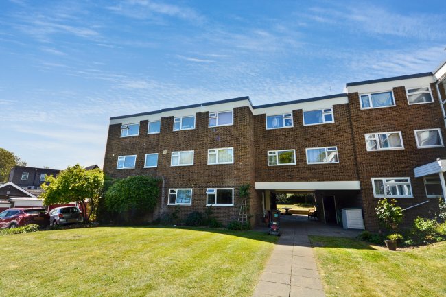 25 Northcotts, Hatfield, Hertfordshire, AL9 5ES 9