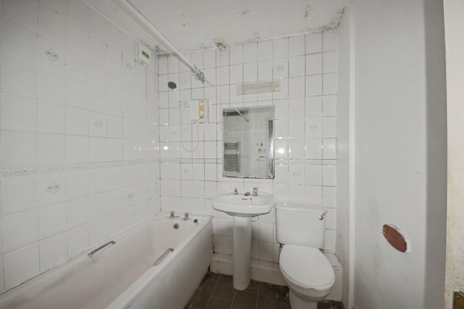 25 Northcotts, Hatfield, Hertfordshire, AL9 5ES 9