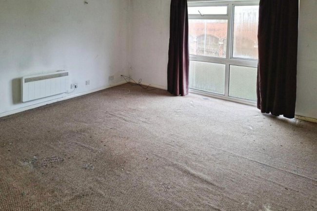 25 Northcotts, Hatfield, Hertfordshire, AL9 5ES 2