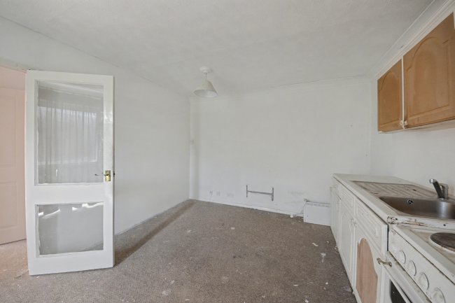 25 Northcotts, Hatfield, Hertfordshire, AL9 5ES 9