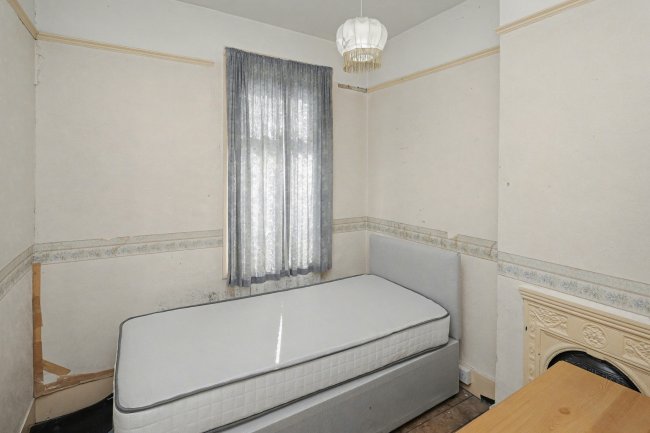 45 Mafeking Avenue, Ilford, IG2 7AP 7