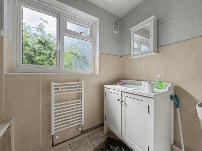 33 Downsell Road, Stratford, London, E15 2TR 10