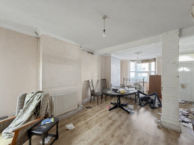 33 Downsell Road, Stratford, London, E15 2TR 10