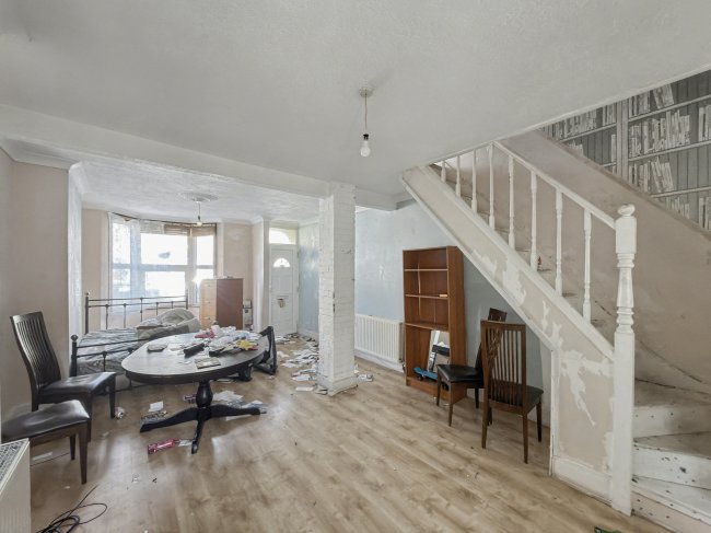 33 Downsell Road, Stratford, London, E15 2TR 10