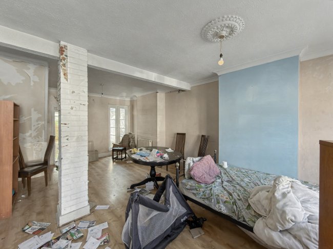 33 Downsell Road, Stratford, London, E15 2TR 10