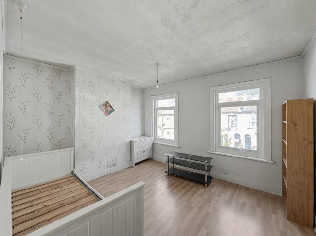 33 Downsell Road, Stratford, London, E15 2TR 10