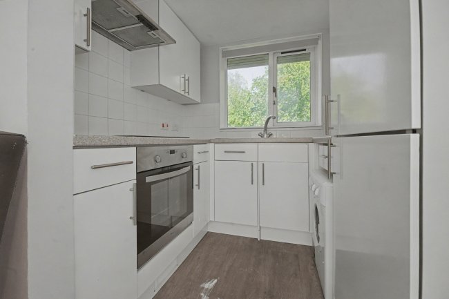 11 Badger Close, Feltham, Greater London, TW13 7HA 3